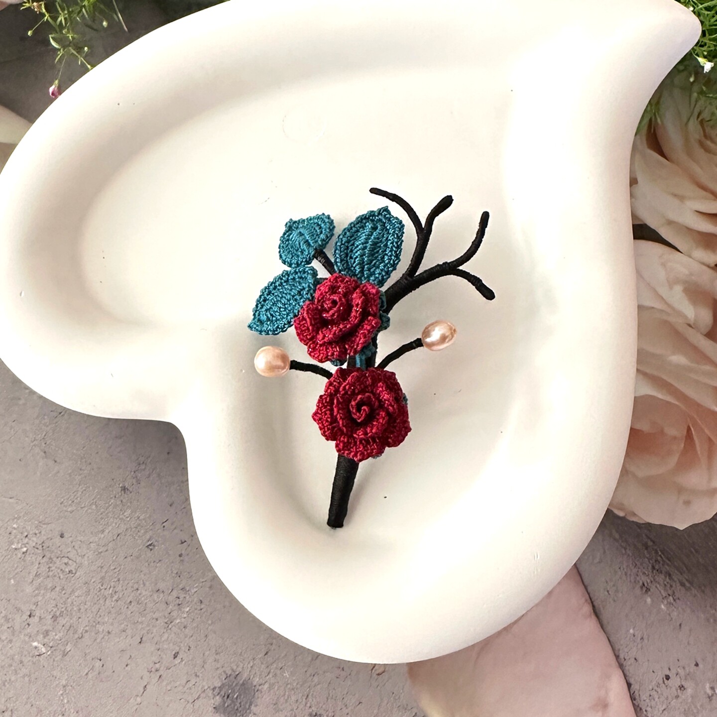 微钩暗红色玫瑰花成品胸针别针