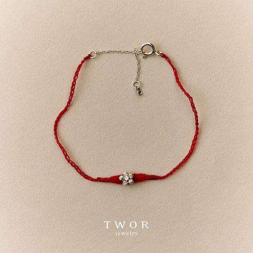 TWOR缇坞红色丝绒编织花朵细手绳
