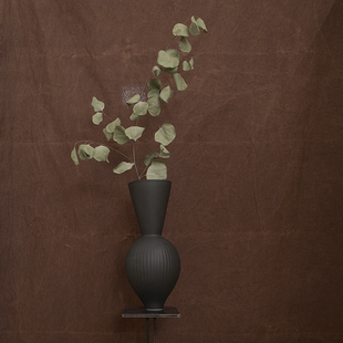 瓶十四 南岛 瓜棱敞口 手工花器 装饰台面花瓶 黑色