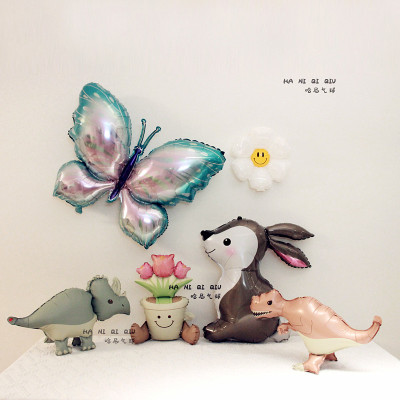 可爱恐龙蝴蝶气球拍照好看