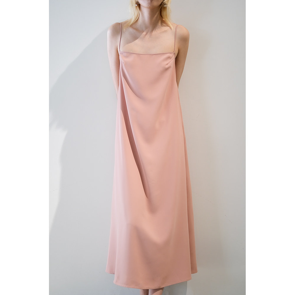 gnay副线春夏新款肉粉色日本仿醋酸凉爽抗皱面料细肩带吊带裙