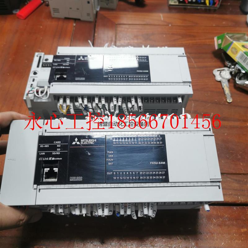 议价三菱PLC,型号FX5U-64MT/ES,现货俩台,19年,￥