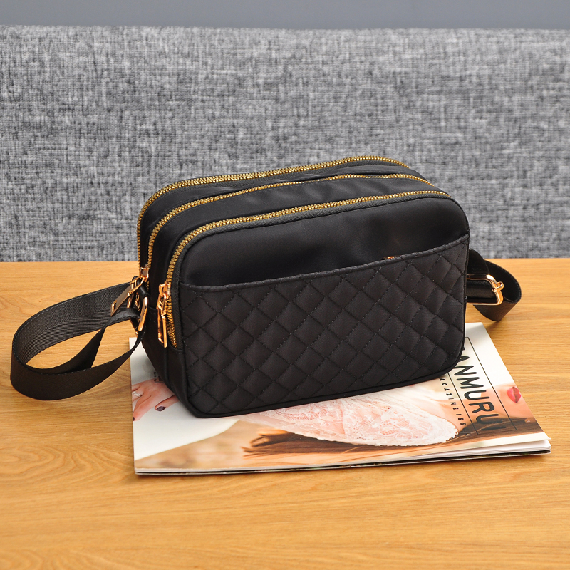 斜挎包多层拉链袋防水耐磨轻便