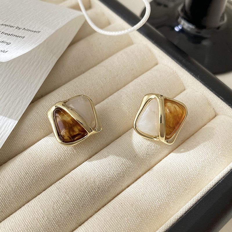 美拉德耳钉气质几何图形耳环2023新款爆款高级感时尚琥珀色耳饰女