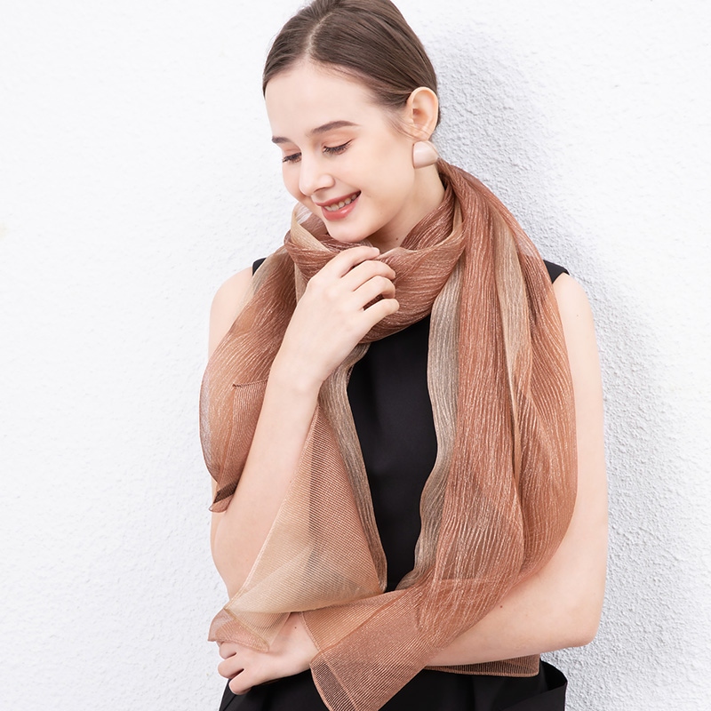 真丝围巾女渐变色欧美风秋冬季长款百搭薄款披肩桑蚕丝亮飘逸丝巾