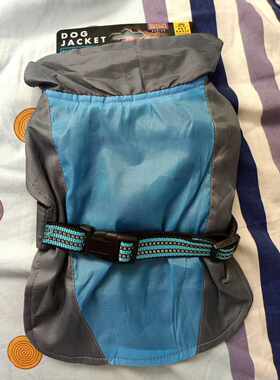 春秋宠物服饰 狗衣服 冲锋衣 小型犬中型犬雨衣 出口特价断码尾货