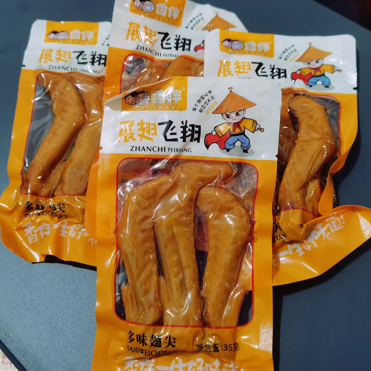 香伴多味鸭翅尖展翅飞翔35g袋装鸭肉零食小吃-封面