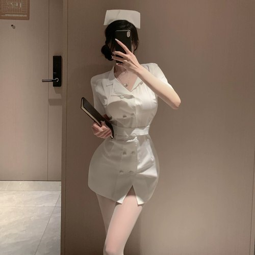 护士cos制服万圣节纯欲穿搭