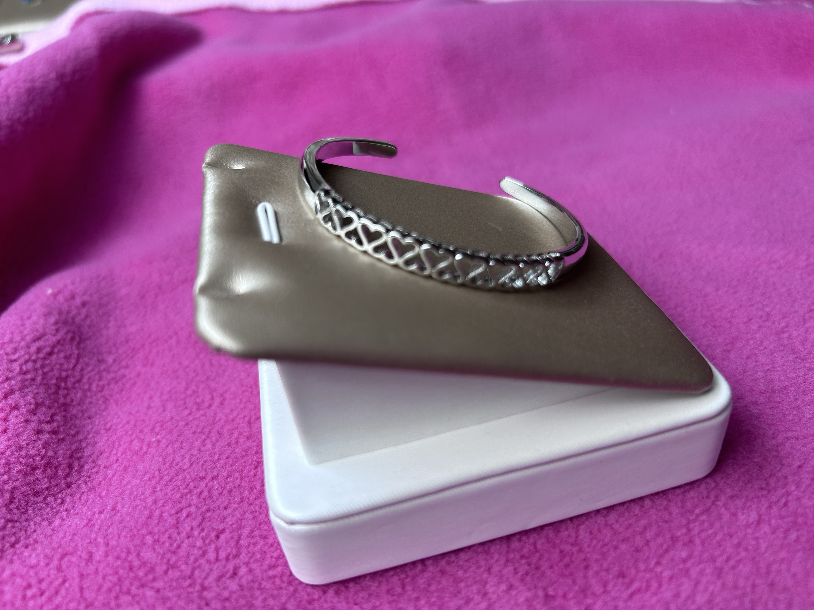 s925中式古法新款上市日韩配件优质新鲜出炉包金纯银手镯开口心形