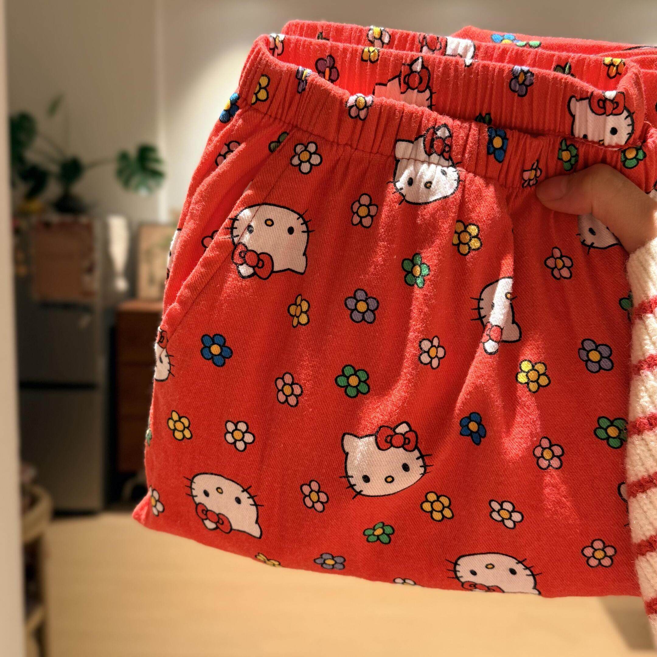 春季新款~红色小凯蒂可爱风纯棉磨毛宽松直筒家居裤有口袋可外穿