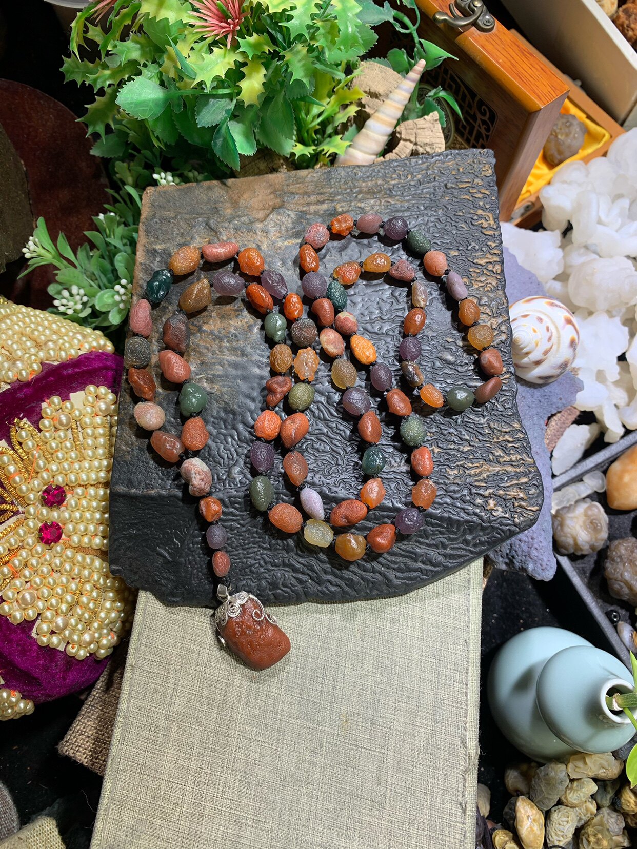 新疆巴楚黑山玛瑙 黑山筋脉石 黑山玻璃皮吊坠 新疆戈壁玛瑙项链