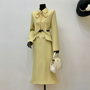 浅柠檬黄色2026春秋新品修身显瘦鱼尾摆衬衫领女士双排扣风衣外套