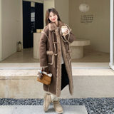 【新款】牛角扣长款皮毛一体外套2590-P285-K428，女装派克服，柏妮丝绮