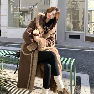 【出货中】连帽保暖长款皮毛一体外套 2589-P285-K428，女装派克服，柏妮丝绮