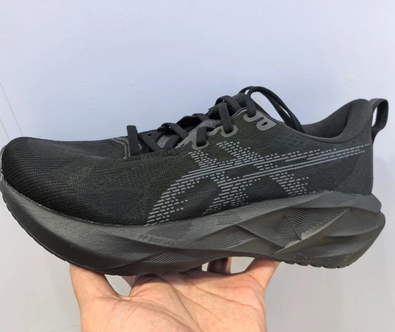 Asics NOVABLAST 5包裹性增高回弹低帮跑步鞋男款1011B975-002