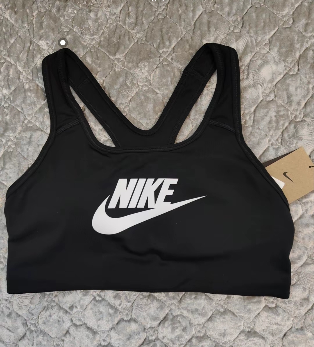 Nike耐克女聚拢防震中强度经典黑白休闲运动健身文胸899371-010