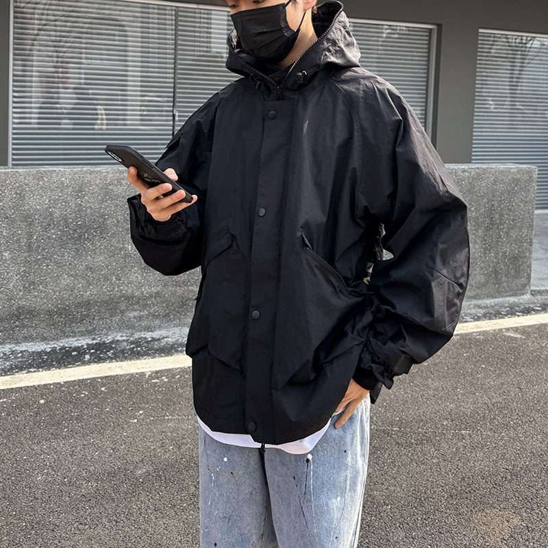1110-YU084-P200 户外机能连帽冲锋衣外套男潮牌宽松工装夹克图片