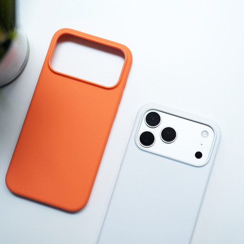 iPhone17系列液态硅胶壳纯白橙色