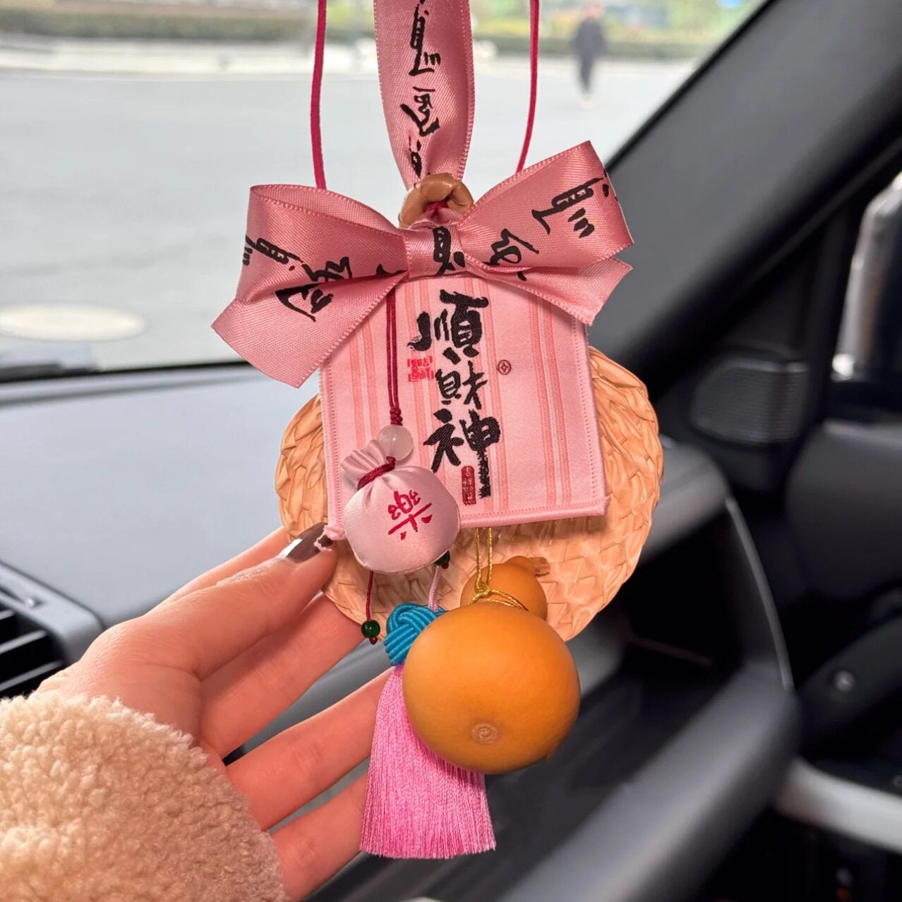 春节蝴蝶香包汽车挂件香囊空袋车内饰品装饰高级古风挂饰后视镜图片