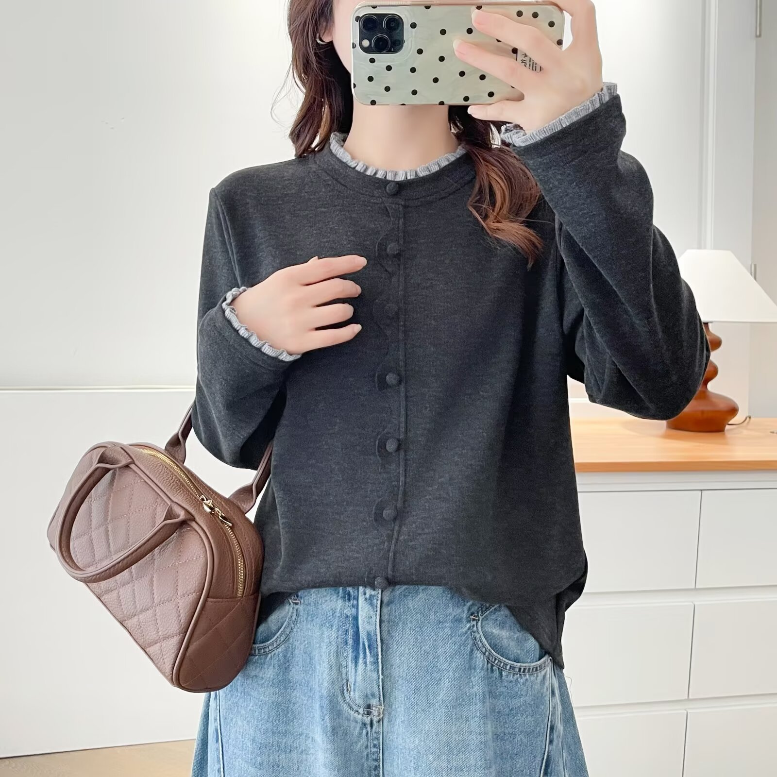 大码女装2025冬装新款正肩花边领纽扣长袖暖绒打底衫显瘦百搭上衣