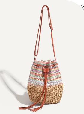ITSOUMEI小个子单肩斜挎包包女休闲百搭夏季草编包抽绳束口水桶包