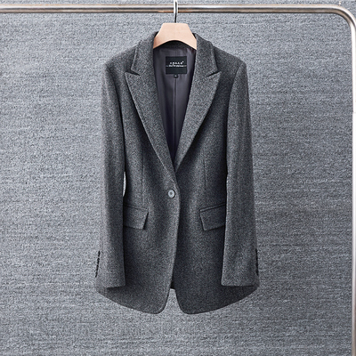 灰色气质羊毛西装外滩衣元素通勤