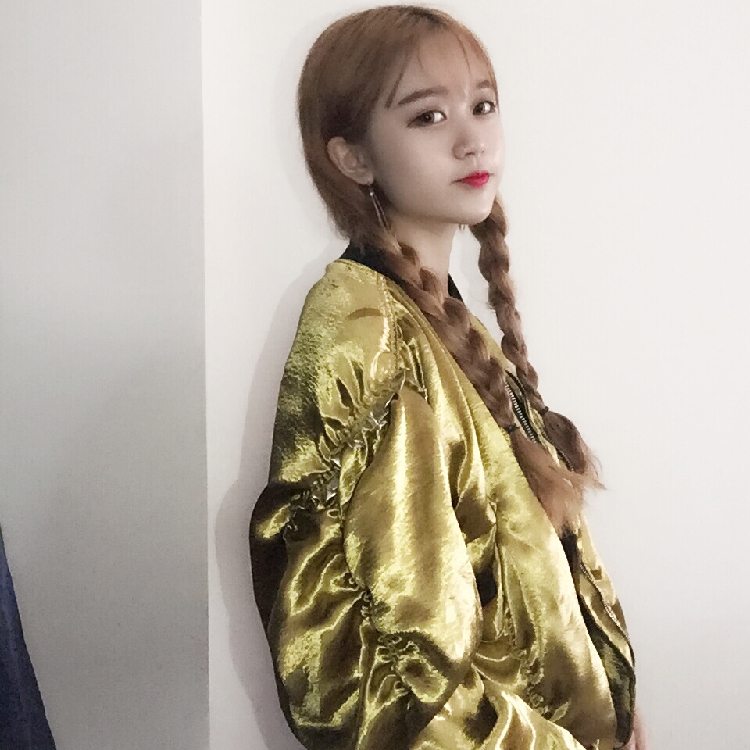 Perruque ANNA LUO  .  Les cheveux longs - Ref 2607457 Image 3