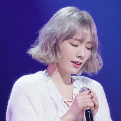 Perruque ANNA LUO  .  cheveux courts - Ref 2607422 Image 1