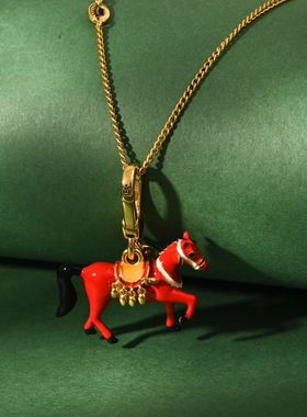 新款轻奢镶钻珐琅彩釉红色骏马吊坠生肖动物本命年礼物小马项链酷