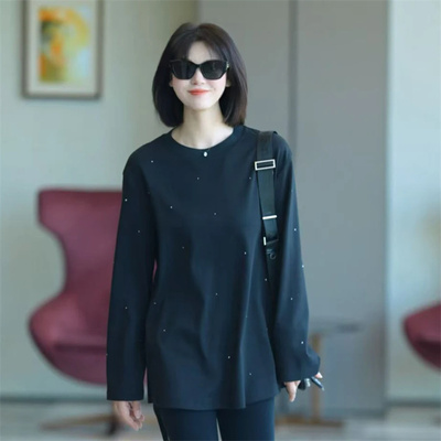 时尚宽松圆领烫钻长袖T恤