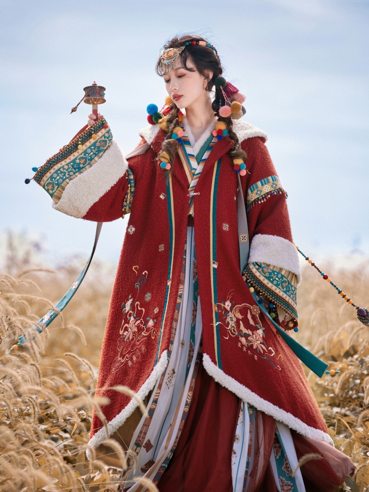 改良绣花汉服汉服出租七月夕