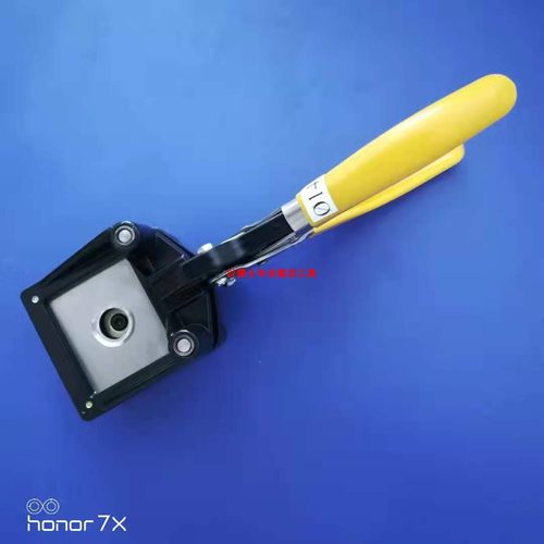 以挪士裁切电池极片铜箔铝箔上下涂石墨的切圆形方形取样器