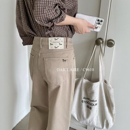现货 代嘉儿C9610直筒牛仔裤女秋季新款奶茶色高腰弹力显瘦阔腿裤