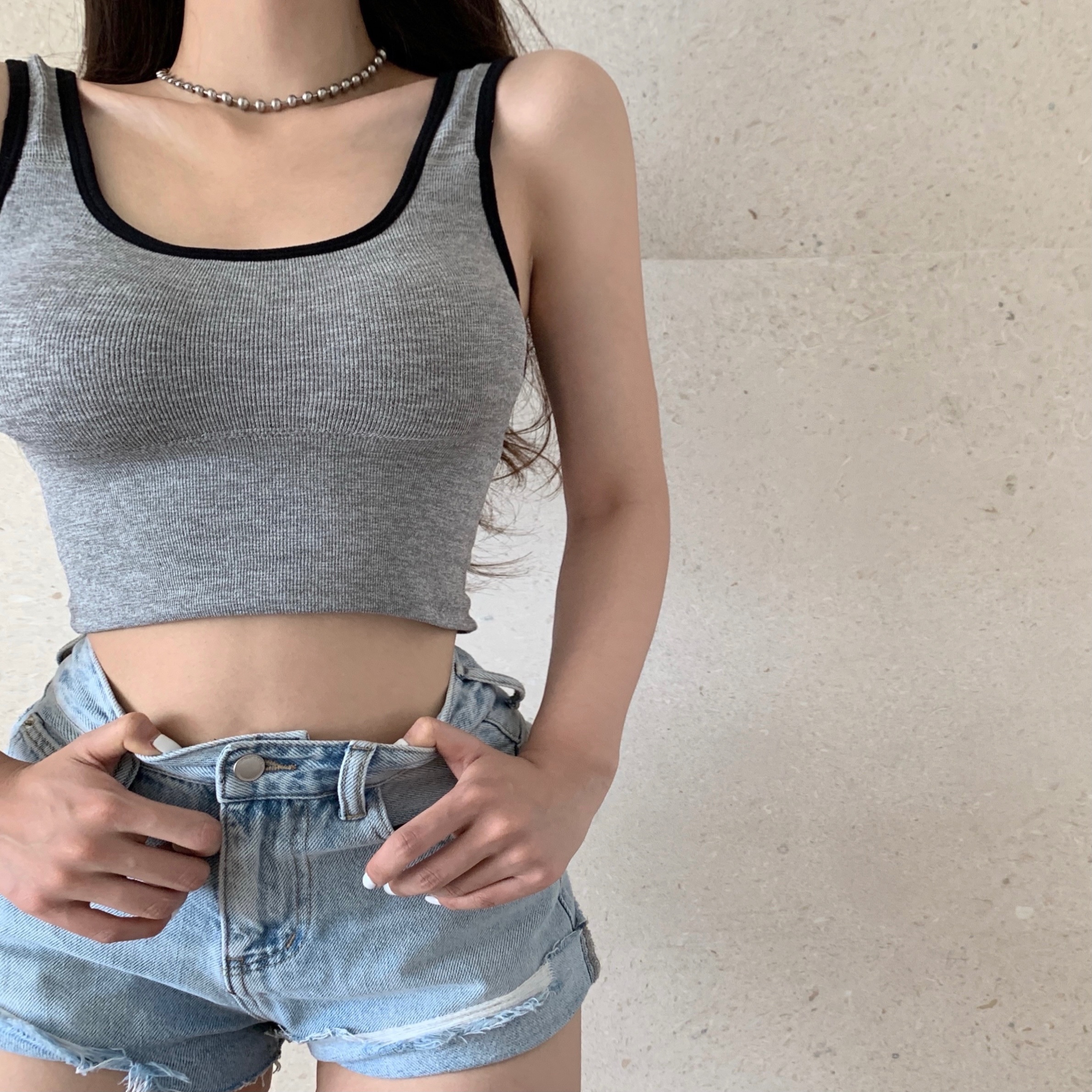 Four seasons beauty back traceless Korean slim bottoming with cup sling vest