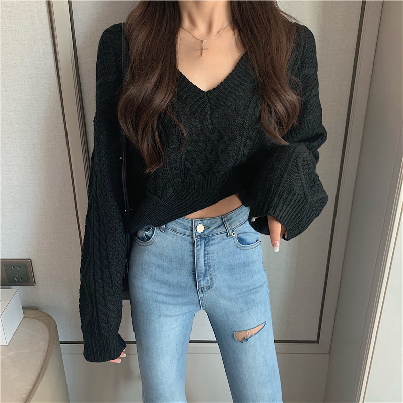 Korean casual loose and slim short V-Neck Sweater Top
