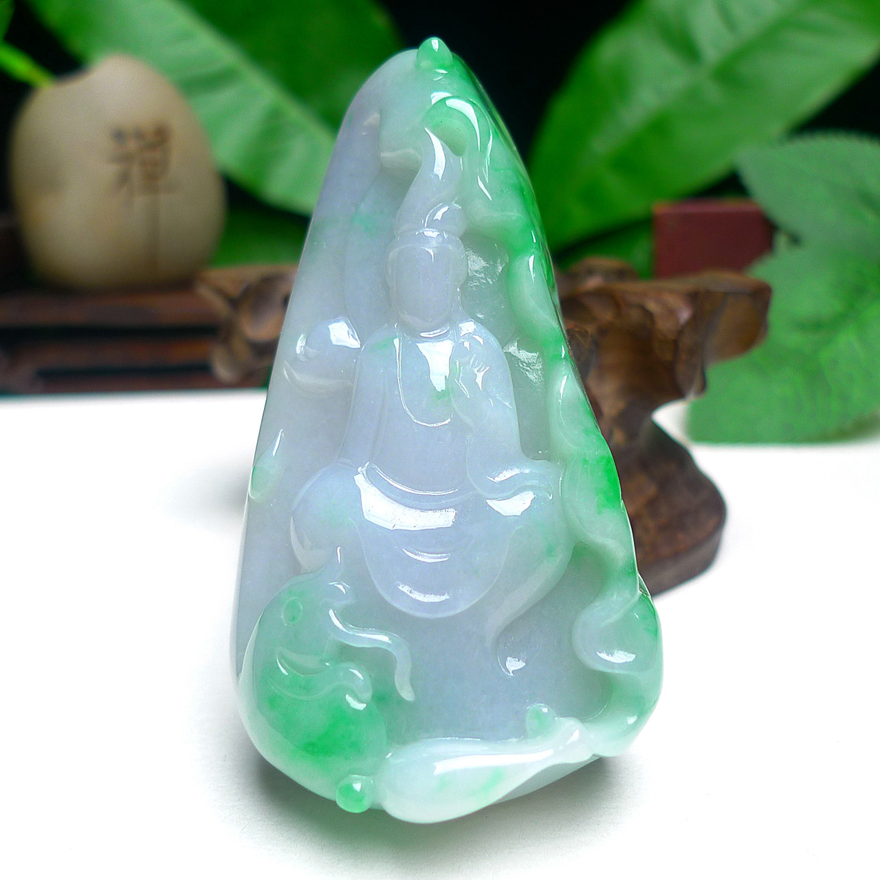 缅甸天然A货翡翠精美水润冰润飘阳绿无相观音菩萨吊坠玉质细腻