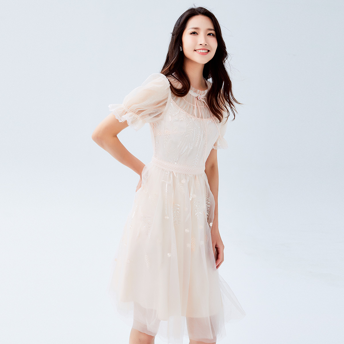 【限时直降】伊华欧秀浪漫连衣裙32WAQ3265