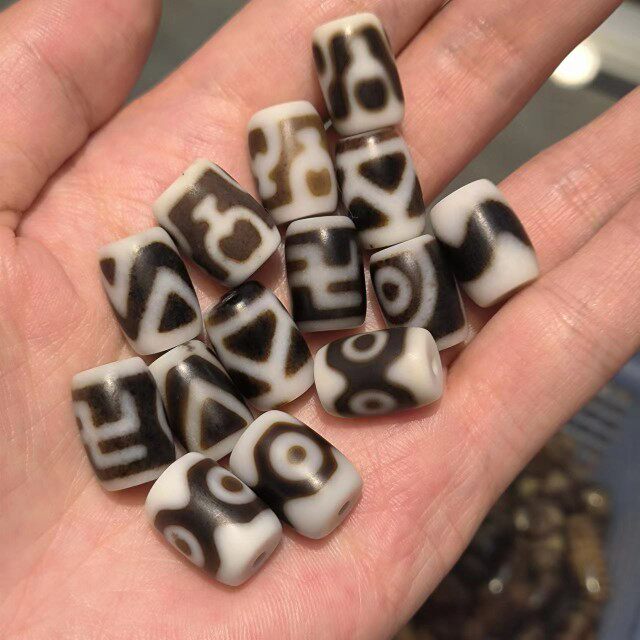 特殊材质和田玉天珠天地虎牙万字宝瓶熊猫龟甲一两三眼通体白底色