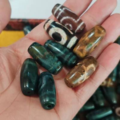 30mm绿棕象雄朱砂玛瑙天珠