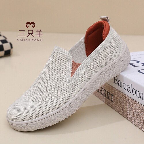 三只羊夏季透气一脚蹬妈妈网面鞋