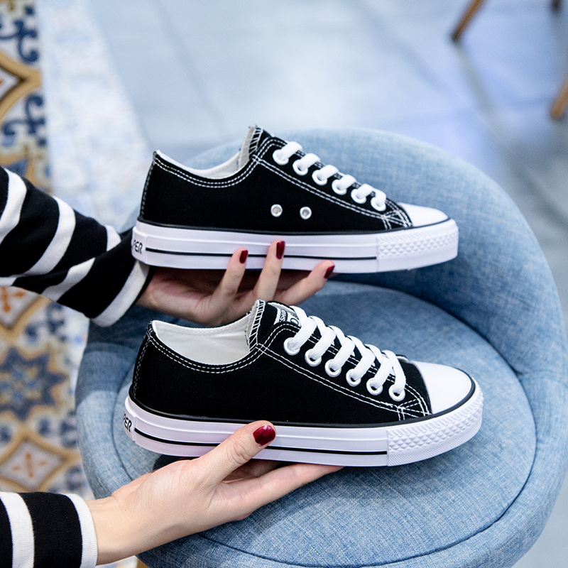 香港2025年冬季款新款百搭球鞋小众帆布鞋女鞋子平底板鞋布鞋
