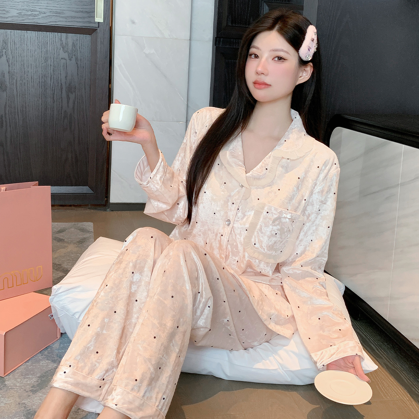 带胸垫金丝绒睡衣女秋冬季新款钻石绒时尚蕾丝休闲可外穿家居服