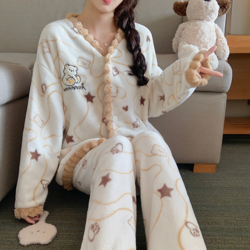 新款可爱小熊法兰绒睡衣女加厚保暖珊瑚绒家居服套装两件套