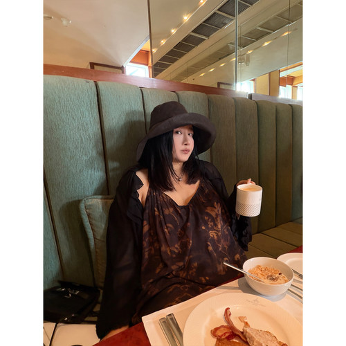 铅笔小鑫大码女装云墨碎染简约设计水墨画扎染V领吊带