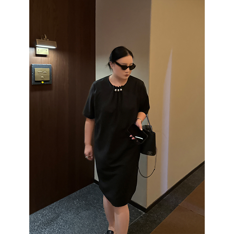 铅笔小鑫大码女装珍珠风琴领 大码纯色冰爽连衣裙显瘦