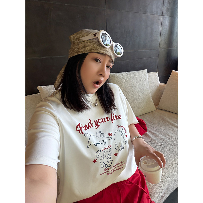 铅笔小鑫大码女装灵动趣味卡通小猫撞色字母印花T恤