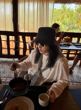 铅笔小鑫大码女装休闲叠搭松弛感复古宽松高品刺绣T恤+披肩