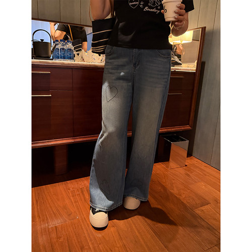 铅笔小鑫大码女装复古做旧简约爱心印花高腰牛仔裤