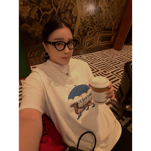铅笔小鑫大码女装美式休闲减龄趣味小狗印花烫钻显瘦T恤