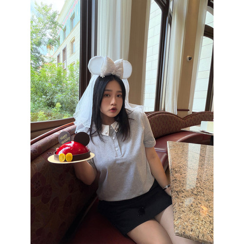 铅笔小鑫大码女装精致时髦感显瘦立体花朵装饰撞色翻领T恤